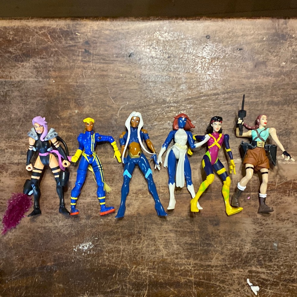 96-97 X-Men Woman Action figures +Laura Croft